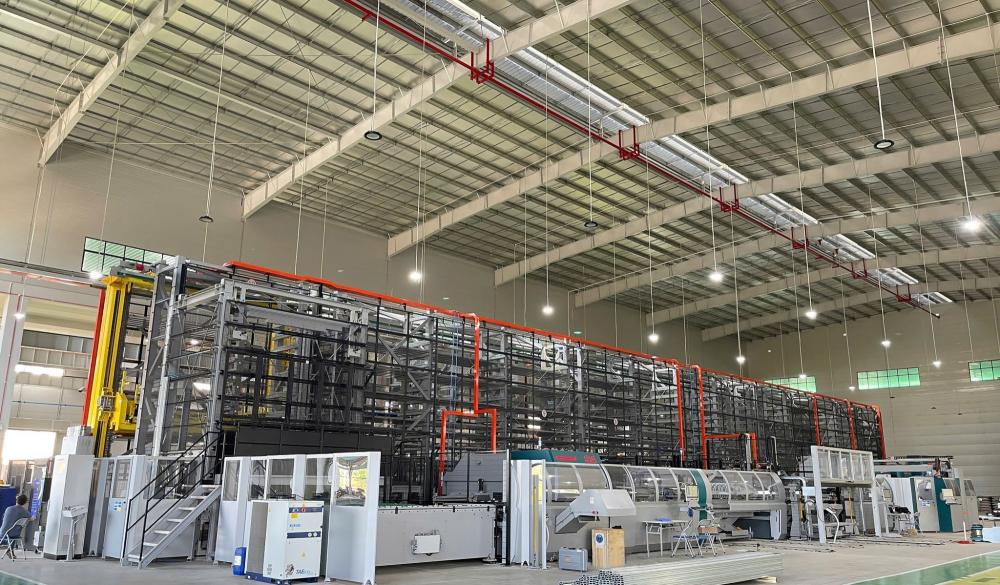 Dây chuyền gia công thép tấm tự động đồng bộ của Salvagnini (Ý), tích hợp các hệ thống MV, SMD, S4, MCU, PCD, RIP, P4 và SAP.